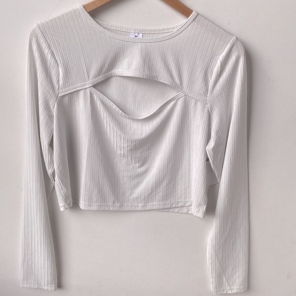 Abound Nordstrom Long Sleeve Cropped White Top Keyhole Front Cutout, Size 1X,NWT - Picture 2 of 8
